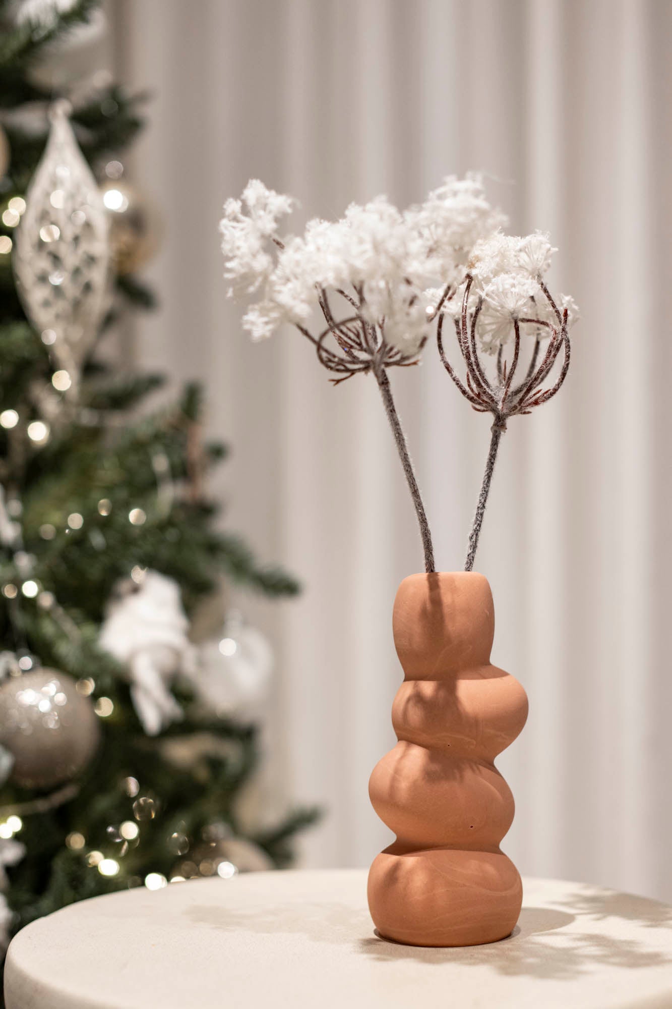 WINTER BLUSH VASE
